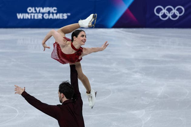GIOCHI OLIMPICI - Olimpiadi Invernali Milano-Cortina 2026 - Figure skating, Eiskunstlauf - Pair Skating Deanna Stellato-Dudek Maxime Deschamps (CAN) during the Olympic Winter games, Winterspiele,Spiele, Summer games Milano-Cortina 2026, Pair Skating on February 16, 2026 at Milano Ice Skating Arena in Milan, Italy Cortina D Ampezzo Italy  Copyright: xIPAxSport ABACAx