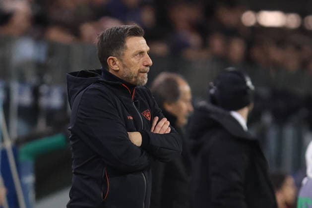 February 16, 2026, Cagliari: Lecce™s head coach Eusebio Di Francesco gestures during the Italian Serie A soccer match Cagliari calcio vs US Lecce at the Unipol Domus in Cagliari, Italy, 16 February 2026.ANSA FABIO MURRU Serie A: Cagliari Vs Lecce  - ZUMAa110 20260216_zaf_a110_008 Copyright: xFabioxMurrux