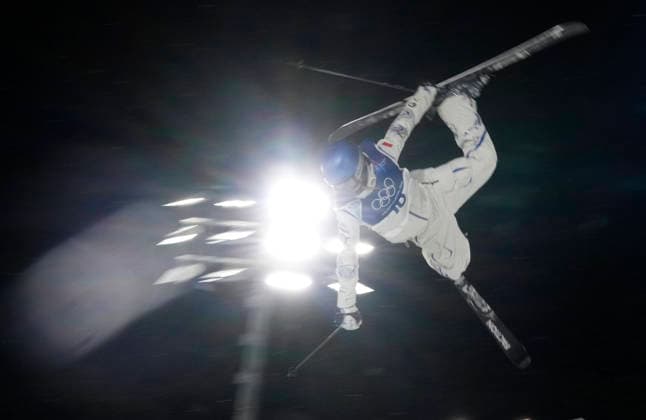 Eileen Gu of the People s Republic of China takes a practice jump during warmups for the Women s Freeski Big Air Final at the Milano Cortina 2026 Winter Olympic Games, Olympische Spiele, Olympia, OS in Livigno, Italy, on Monday, February 16, 2026.  OLY20260216810 BOBxSTRONG