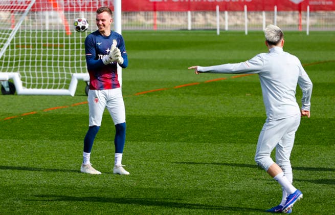 La Turbie, France February 16, 2026 UEFA Champions League 2025 26 AS Monaco Paris Saint Germain PSG Training Session with swiss german Goal Keeper Philipp Köhn Koehn UEFA Champions League 2025 26 AS Monaco vs PSG Paris