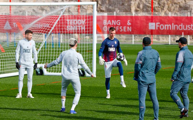 La Turbie, France February 16, 2026 UEFA Champions League 2025 26 AS Monaco Paris Saint Germain PSG Training Session with swiss german Goal Keeper Philipp Köhn Koehn UEFA Champions League 2025 26 AS Monaco vs PSG Paris