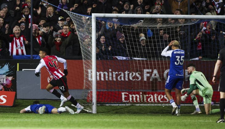 Macclesfield v Brentford, FA Cup 4th Round 16.02.26 Macclesfield v Brentford, FA Cup 4th Round Bradley Ormesher The Times Sam Heathcote of Macclesfield FC turns the ball into his own net to givethe lead to brentford 0-1 as Kaye Furo of Brentford celebrates  Copyright: xBradleyxOrmesherx NINTCHDBPICT001059779649
