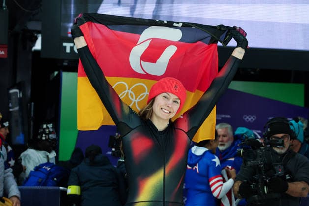 Olympische Winterspiele Milano Cortina 2026 Bob Monobob Frauen am 16.02.2026 im Cortina Sliding Centre in Cortina d™Ampezzo Laura Nolte ( Deutschland ) gewinnt die Silber Medaille *** Olympic Winter Games Milano Cortina 2026 Bobsleigh Monobob Women on 16 02 2026 at the Cortina Sliding Center in Cortina d™Ampezzo Laura Nolte Germany wins the silver medal xMSx