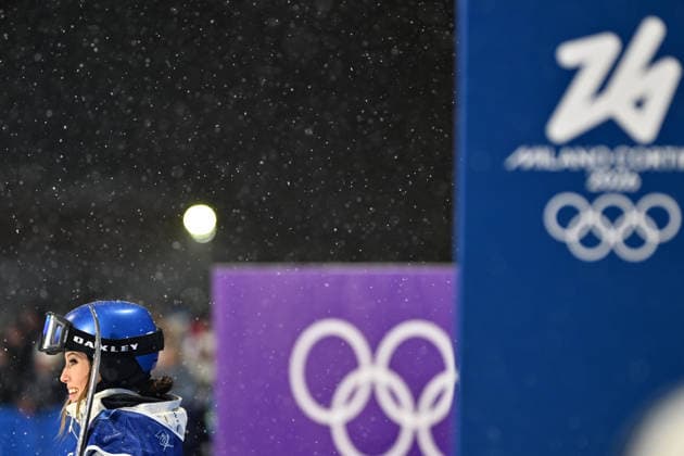 (260216) -- LIVIGNO, Feb. 16, 2026 -- Gu Ailing of China waits for her score during the freestyle skiing women s freeski big air final at the Milan-Cortina 2026 Olympic Winter games, Winterspiele,Spiele, Summer games in Livigno, Italy, Feb. 16, 2026. ) (MICO2026)ITALY-LIVIGNO-OLYMPIC WINTER GAMES-FREESTYLE SKIING-WOMEN S BIG AIR-FINAL ZhangxHongxiang 