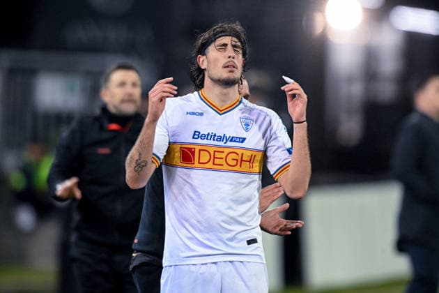 Lecce s Omri Gandelman celebrates after scoring the goal for 0-1 during the Serie A soccer match between Cagliari Calcio and Lecce at the Unipol Domus in Cagliari, Sardinia - Monday, 16th February 2026. - Soccer  Copyright: x Â®xGianlucaxZuddas LaPressex