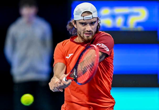 ATP, Tennis Herren QATAR OPEN 2026-ROUND OF 32 Tomas Machac of Czech Republic competes against Jannik Sinner of Italy in the Round of 32 at the ATP menÕs Qatar ExxonMobil Open 2026 at the Khalifa International Tennis Complex in Doha, Qatar, on February 16, 2026. DOHA Qatar Copyright: xNOUSHADx