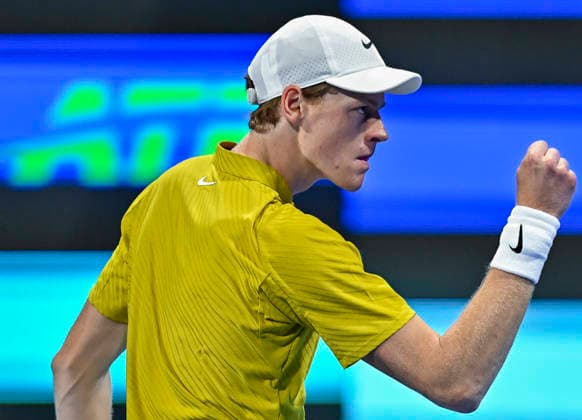 ATP, Tennis Herren QATAR OPEN 2026-ROUND OF 32 Jannik Sinner of Italy competes against Tomas Machac of Czech Republic in the Round of 32 at the ATP menÕs Qatar ExxonMobil Open 2026 at the Khalifa International Tennis Complex in Doha, Qatar, on February 16, 2026. DOHA Qatar Copyright: xNOUSHADx
