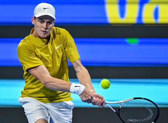 ATP, Tennis Herren QATAR OPEN 2026-ROUND OF 32 Jannik Sinner of Italy competes against Tomas Machac of Czech Republic in the Round of 32 at the ATP menÕs Qatar ExxonMobil Open 2026 at the Khalifa International Tennis Complex in Doha, Qatar, on February 16, 2026. DOHA Qatar Copyright: xNOUSHADx
