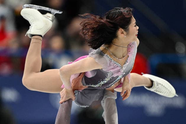 Winter Olympics - Pair Skating Free Figure skating, Eiskunstlauf Emily Chan and partner Spencer Akira Howe of Team United States compete during Pair Skating - Free Skating final on day ten of the Milano Cortina 2026 Winter Olympic Games, Olympische Spiele, Olympia, OS at Milano Ice Skating Arena on February 16, 2026 in Milan, Italy. Photo by JMP ABACAPRESS.COM Milan Italy  Copyright: xJMP ABACAx