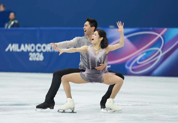 (260216) -- MILAN, Feb. 16, 2026 -- Emily Chan (front) Spencer Akira Howe of the United States compete during the Figure skating, Eiskunstlauf pair skating free skating match at the Milan-Cortina 2026 Olympic Winter games, Winterspiele,Spiele, Summer games in Milan, Italy, Feb. 15, 2026. ) (MICO2026)ITALY-MILAN-OLYMPIC WINTER GAMES-FIGURE SKATING-PAIR SKATING-FREE SKATING XuexYuge 