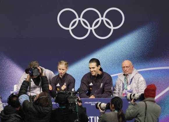 Enttaeuscht . . . Minerva Fabienne HASE und Nikita VOLODIN (GER). Eiskunstlauf Kuer der Paare. Olympische Winterspiele 2026. 16.02.2026, in Mailand, Ice Skating Arena. Quelle Copyright Credit : Oryk HAIST *** Disappointed Minerva Fabienne HASE and Nikita VOLODIN GER Figure Skating Pairs Competition 2026 Winter Olympics 16 02 2026, in Milan, Ice Skating Arena Source Copyright Credit Oryk HAIST xx