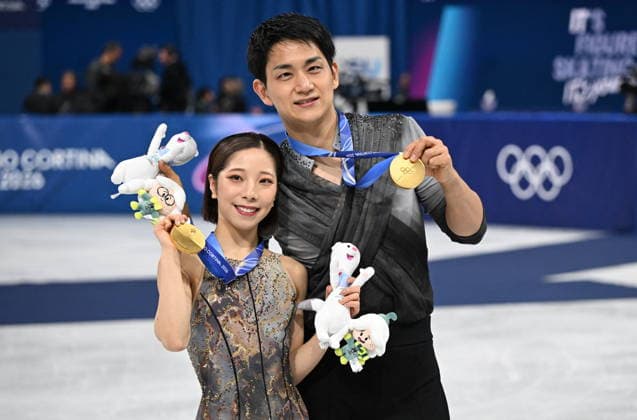 Winter Olympics - Team Japan Wins Gold At Pair Skating Free Figure skating, Eiskunstlauf Gold medalists Riku Miura and partner Ryuichi Kihara of Team Japan pose for a photo after the medal ceremony for the Pair Skating - Free Skating on day ten of the Milano Cortina 2026 Winter Olympic Games, Olympische Spiele, Olympia, OS at Milano Ice Skating Arena on February 16, 2026 in Milan, Italy. Photo by JMP ABACAPRESS.COM Milan Italy  Copyright: xJMP ABACAx