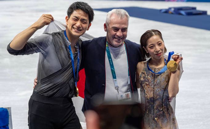 February 16, 2026, Milan, Lombardy, Italy: Riku Miura (12-1) and Ryuichi Kihara (12-2) of Japan win the gold metal for the Figure skating, Eiskunstlauf Pair Skating Free Skating Finals at the Milano Ice Skating Arena during the 2026 Milano Cortina Winter Olympics in Milan, Italy. Milan Italy - ZUMAa161 20260216_oly_a161_172 Copyright: xWalterxG.xArcex
