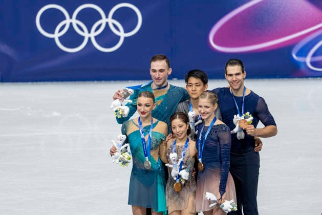 Figure skating, Eiskunstlauf - Milano Cortina 2026 Winter Olympics: Day 10 Gold medalists Riku Miura and partner Ryuichi Kihara of Team Japan, Silver medalists Anastasiia Metelkina and partner Luka Berulava of Team Georgia, and Bronze medalists Minerva Fabienne Hase and partner Nikita Volodin of Team Germany during the medal ceremony for Pair Skating - Free Skating on day ten of the Milano Cortina 2026 Winter Olympic Games, Olympische Spiele, Olympia, OS at Milano Ice Skating Arena on February 16, 2026 in Milan, Italy Milan Italy  Copyright: xAndrzejxIwanczukx originalFilename:iwanczuk-figuresk260216_npLlp.jpg