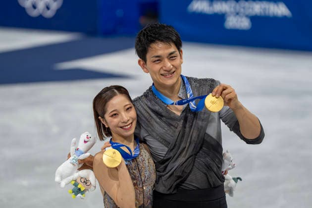 February 16, 2026, Milan, Lombardy, Italy: Riku Miura (12-1) and Ryuichi Kihara (12-2) of Japan win the gold metal for the Figure skating, Eiskunstlauf Pair Skating Free Skating Finals at the Milano Ice Skating Arena during the 2026 Milano Cortina Winter Olympics in Milan, Italy. Milan Italy - ZUMAa161 20260216_oly_a161_177 Copyright: xWalterxG.xArcex