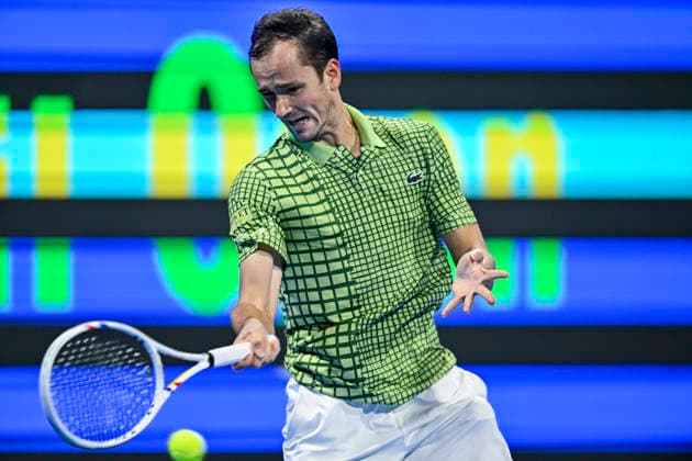 ATP, Tennis Herren QATAR OPEN 2026-ROUND OF 32 Daniil Medvedev of Russia competes against Juncheng Shang of China in the Round of 32 at the ATP menÕs Qatar ExxonMobil Open 2026 tennis tournament at the Khalifa International Tennis Complex in Doha, Qatar, on February 16, 2026. DOHA Qatar Copyright: xNOUSHADx