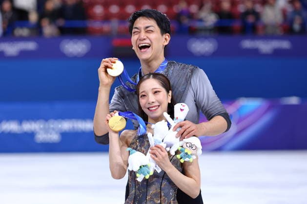 Riku Miura & Ryuichi Kihara (JPN), FEBRUARY 16, 2026 - Figure skating, Eiskunstlauf : Pairs Medal Ceremony during the Milano Cortina 2026 Olympic Winter games, Winterspiele,Spiele, Summer games at Milano Ice Skating Arena in Milan, Italy. Noxthirdxpartyxsales  aflo_320167268