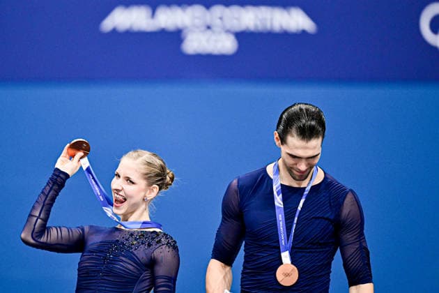 Pair Awards, Minerva Fabienne HASE & Nikita VOLODIN (GER) third place, during Victory Ceremony, at the Olympic Winter games, Winterspiele,Spiele, Summer games Milano Cortina 2026, at Milano Ice Skating Arena, on February 16, 2026 in Milan, Italy. Noxthirdxpartyxsales  aflo_320166760