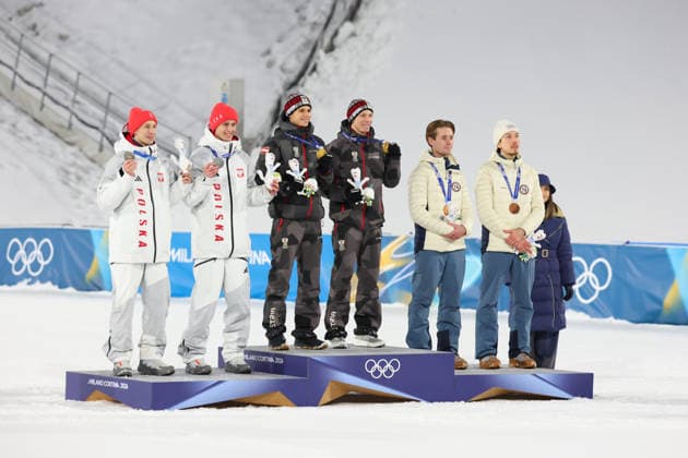 (L-R) Poland team group, Mannschaftsbild, Totale (POL), Austria team group (AUT), Norway team group (NOR), FEBRUARY 16, 2026 - Ski jumping, Skispringen, Ski, nordisch : Men s Super Team Medal ceremony during the Milano Cortina 2026 Olympic Winter games, Winterspiele,Spiele, Summer games at Predazzo Ski Jumping Stadium in Predazzo, Italy. Noxthirdxpartyxsales  aflo_320168613