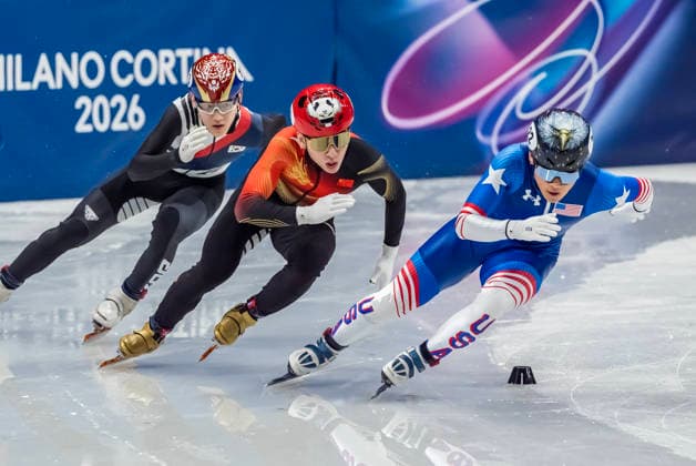 February 16, 2026, Milan, Lombardy, Italy: USA s ANDREW HEO ahead of XIAOJUN LIN of China during the Short Track Speed skating, Eisschnelllauf Mens 500m Heats at the Milano Ice Skating Arena in Milan, during the 2026 Milano Cortina Winter Olympics. Olympics 2026: Milano Cortina: Speed Skating Mens 500m  - ZUMAa161 20260216_oly_a161_113 Copyright: xWalterxG.xArcex