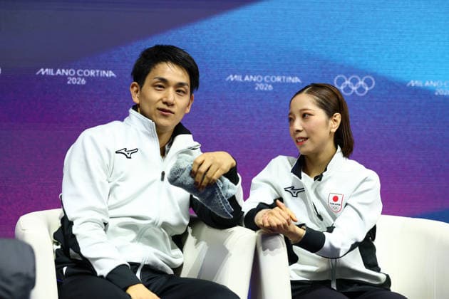 February 16, 2026, Milan, Lombardy, Italy: MIURA RIKU and KIHARA RYUICHI of Japan in the kiss&cry of the Pair Skating of the Figure skating, Eiskunstlauf at the Milano Cortina 2026 Winter Olympic Games, Olympische Spiele, Olympia, OS Olympics 2026: Milano Cortina: Figure Skating Pairs  - ZUMAc179 20260216_oly_c179_342 Copyright: xMickaelxChavetx