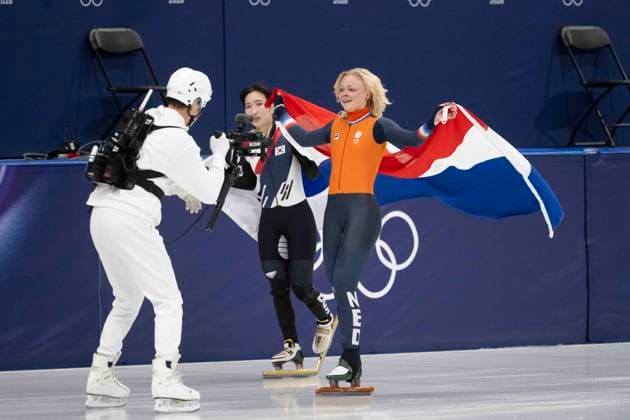 16th February 2026; Milan, Italy, 2026 Winter Olympic Games, Olympische Spiele, Olympia, OS Day Eleven; Women s 1000m Short Track: Xandra Velzeboer of Team Netherlands celebrates her gold medal victory  BestxImages Content restricted for UK based newspaper