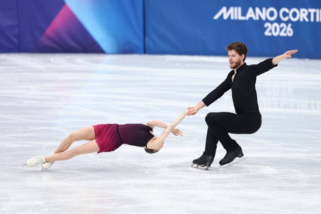 MILAN, ITALY - FEBRUARY 16: Ioulia Chtchetinina and Michal Wozniak of Team Poland perform during the Pair Figure skating, Eiskunstlauf Free on day ten of the Milano Cortina 2026 Winter Olympic Games, Olympische Spiele, Olympia, OS at Milano Ice Skating Arena on February 16, 2026 in Milan, Italy.  Copyright: xVCGx 111621949055