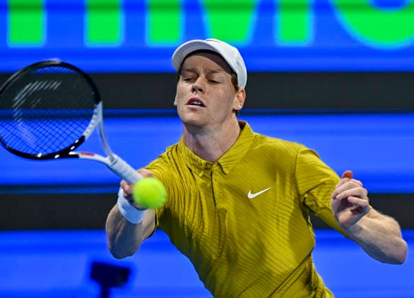 February 16, 2026, Doha, Qatar: Jannik Sinner of Italy plays against Tomas Machac of Czech Republic (not in view) during the Round of 32 at the ATP, Tennis Herren men s Qatar ExxonMobil Open 2026 tennis tournament at the Khalifa International Tennis Complex. Jannik Sinner won against Tomas Machac 6-1,6-4. Doha Qatar - ZUMAs197 20260216_aaa_s197_263 Copyright: xNoushadxVariyattiyakkalx
