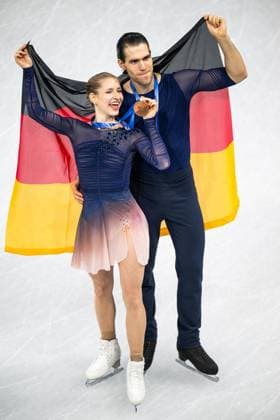 MILANO CORTINA 2026 - OLYMPISCHE WINTERSPIELE - MAILAND - EISKUNSTLAUF KÜR PAARE ** NUR FÜR REDAKTIONELLE ZWECKE ** EDITORIAL USE ONLY **<p>16 02 2026-Mailand: Olympische Winterspiele Milano Cortina 2026 Eiskunstlauf Kür Paare Milano Ice Skating Arena Event: Kür der Paare im Foto: Minerva Fabienne Hase Nikita Volodin 16 (GER) ( Italien Milano Mailand Copyright: SaschaxFromm *** MILANO CORTINA 2026 OLYMPIC WINTER GAMES MILAN ICE SKATING COUPLES FOR EDITORIAL PURPOSES ONLY p 16 02 2026 Milan Winter Olympics Milano Cortina 2026 Figure Skating Free Skating Pairs Milano Ice Skating Arena Event Free Skating Pairs in photo Minerva Fabienne Hase Nikita Volodin 16 GER Italy Milano Milan Copyright SaschaxFromm Copyright: SaschaxFromm doc84lyswfvu3drofh6wkt ,EDITORIAL USE ONLY