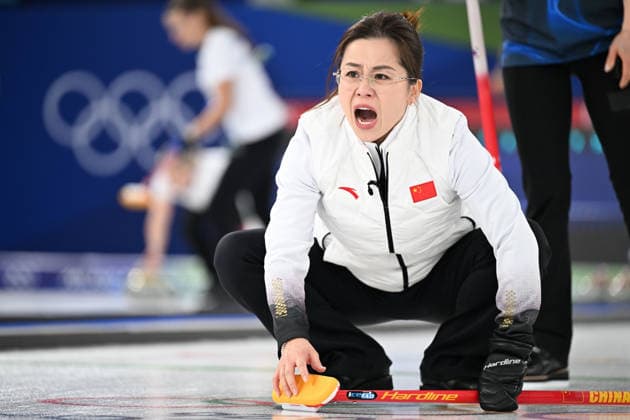 (260217) -- CORTINA D AMPEZZO, Feb. 17, 2026 -- Wang Rui of China competes during the curling women round robin session 8 match between China and South Korea at the Milan-Cortina 2026 Olympic Winter games, Winterspiele,Spiele, Summer games in Cortina, Italy, Feb. 16, 2026. ) (MICO2026)ITALY-CORTINA D AMPEZZO-OLYMPIC WINTER GAMES-CURLING-WOMEN-ROUND ROBIN-KOR VS CHN LianxYi 