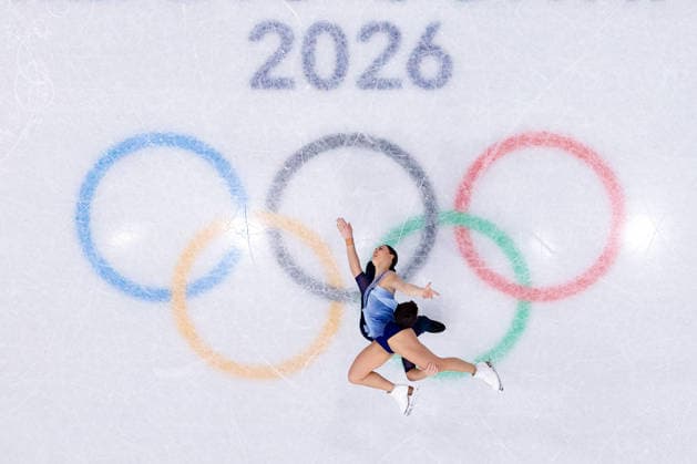 260216 -- MILAN, Feb. 16, 2026 -- Anastasia Vaipan-Law above Luke Digby of Britain compete during the Figure skating, Eiskunstlauf pair skating free skating match at the Milan-Cortina 2026 Olympic Winter games, Winterspiele,Spiele, Summer games in Milan, Italy, Feb. 15, 2026. MICO2026ITALY-MILAN-OLYMPIC WINTER GAMES-FIGURE SKATING-PAIR SKATING-FREE SKATING ChenxYichen  (MICO2026)ITALY-MILAN-OLYMPIC WINTER GAMES-FIGURE SKATING-PAIR SKATING-FREE SKATING IMAGO ChenxYichen  imago images 0847780636