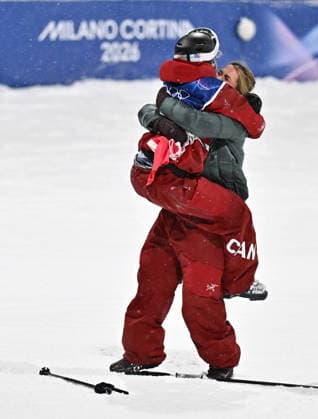 260216 -- LIVIGNO, Feb. 16, 2026 -- Gold medalist Megan Oldham L of Canada celebrates with her teammate after the freestyle skiing women s freeski big air final at the Milan-Cortina 2026 Olympic Winter games, Winterspiele,Spiele, Summer games in Livigno, Italy, Feb. 16, 2026. MICO2026ITALY-LIVIGNO-OLYMPIC WINTER GAMES-FREESTYLE SKIING-WOMEN S BIG AIR-FINAL ZhangxHongxiang  (MICO2026)ITALY-LIVIGNO-OLYMPIC WINTER GAMES-FREESTYLE SKIING-WOMEN S BIG AIR-FINAL IMAGO ZhangxHongxiang  imago images 0847782971