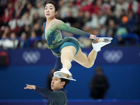 260216 -- MILAN, Feb. 16, 2026 -- Sui Wenjing top Han Cong of China compete during the Figure skating, Eiskunstlauf pair skating free skating match at the Milan-Cortina 2026 Olympic Winter games, Winterspiele,Spiele, Summer games in Milan, Italy, Feb. 16, 2026. MICO2026ITALY-MILAN-OLYMPIC WINTER GAMES-FIGURE SKATING-PAIR SKATING-FREE SKATING XuexYuge  (MICO2026)ITALY-MILAN-OLYMPIC WINTER GAMES-FIGURE SKATING-PAIR SKATING-FREE SKATING IMAGO XuexYuge  imago images 0847783318