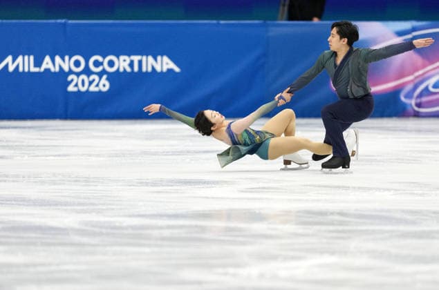 (260217) -- MILAN, Feb. 17, 2026 -- Sui Wenjing Han Cong of China compete during the free skating of Figure skating, Eiskunstlauf Pair Skating at the Milan-Cortina 2026 Olympic Winter games, Winterspiele,Spiele, Summer games in Milan, Italy, Feb. 16, 2026. ) (MICO2026)ITALY-MILAN-OLYMPIC WINTER GAMES-FIGURE SKATING-PAIRS-FREE SKATING XuexYuge 