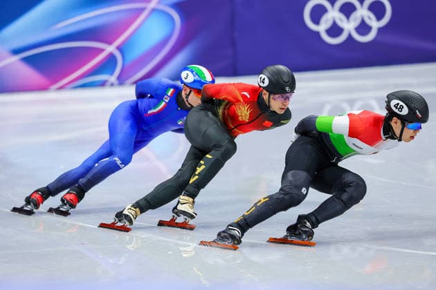 MILAN, ITALY - FEBRUARY 16: Liu Shaoang (C) of Team China competes during the Short Track Men s 5000m Relay on day ten of the Milano Cortina 2026 Winter Olympic Games, Olympische Spiele, Olympia, OS at Milano Ice Skating Arena on February 16, 2026 in Milan, Italy.  Copyright: xChinaxNewsxServicex 111621946314