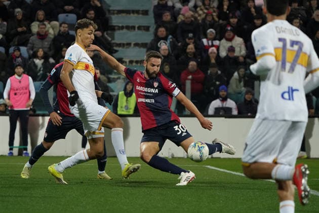 Cagliari Calcio v US Lecce - Serie A Leonardo Pavoletti ( 30 Cagliari Calcio) plays during the Serie A TIM match between Cagliari Calcio and US Lecce in Italy on February 15, 2026. Cagliari Italy  Copyright: xAlessandroxToccox originalFilename:alessandro-cagliari260216_npdvT.jpg