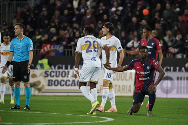 Cagliari Calcio v US Lecce - Serie A Ibrahim Sulemana ( 25 Cagliari Calcio) and Lassana Coulibaly (US Lecce) play during the Serie A TIM match between Cagliari Calcio and US Lecce in Italy, on February 15, 2026 Cagliari Italy  Copyright: xAlessandroxToccox originalFilename:alessandro-cagliari260216_npxwX.jpg