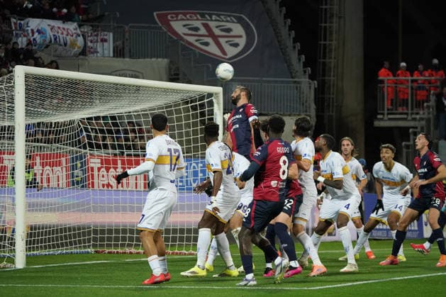 Cagliari Calcio v US Lecce - Serie A Leonardo Pavoletti ( 30 Cagliari Calcio) plays during the Serie A TIM match between Cagliari Calcio and US Lecce in Italy on February 15, 2026. Cagliari Italy  Copyright: xAlessandroxToccox originalFilename:alessandro-cagliari260216_npIly.jpg