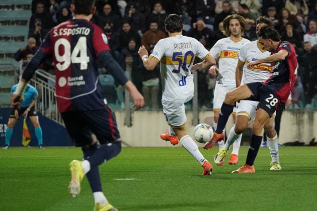 Cagliari Calcio v US Lecce - Serie A Gabriele Zappa ( 28 Cagliari Calcio) plays during the Serie A TIM match between Cagliari Calcio and US Lecce in Italy on February 15, 2026 Cagliari Italy  Copyright: xAlessandroxToccox originalFilename:alessandro-cagliari260216_npm78.jpg