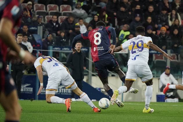 Cagliari Calcio v US Lecce - Serie A Michel Adopo ( 8 Cagliari Calcio) plays during the Serie A TIM match between Cagliari Calcio and US Lecce in Italy on February 15, 2026. Cagliari Italy  Copyright: xAlessandroxToccox originalFilename:alessandro-cagliari260216_np9pb.jpg