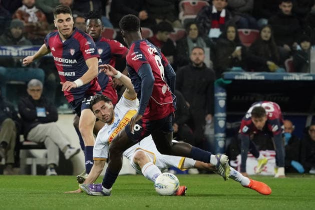 Cagliari Calcio v US Lecce - Serie A Omri Gandelman of US Lecce participates in the Serie A TIM match between Cagliari Calcio and US Lecce in Italy on February 15, 2026. Cagliari Italy  Copyright: xAlessandroxToccox originalFilename:alessandro-cagliari260216_npz2K.jpg