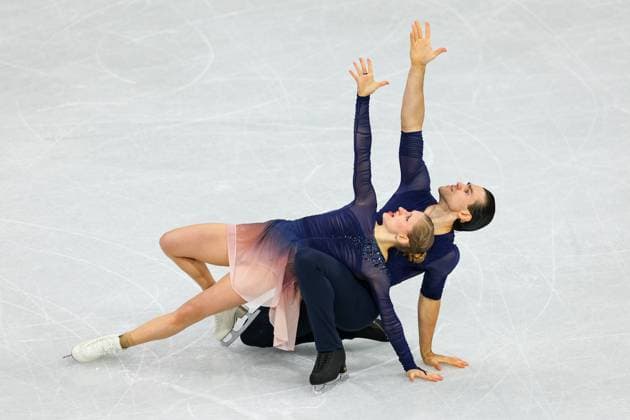 Minerva Fabienne Hase Nikita Volodin (GER), Eiskunstlauf Paarlauf am 16.02.2026 bei den Olympischen Winterspielen Mailand (Milano Cortina) in Mailand, Italien. Mailand Milano Ice Skating Arena Lombardei Italien *** Minerva Fabienne Hase Nikita Volodin GER , Figure Skating Pair Skating on 16 02 2026 at the Olympic Winter Games Milan Milano Cortina in Milan, Italy Milan Milano Ice Skating Arena Lombardy Italy