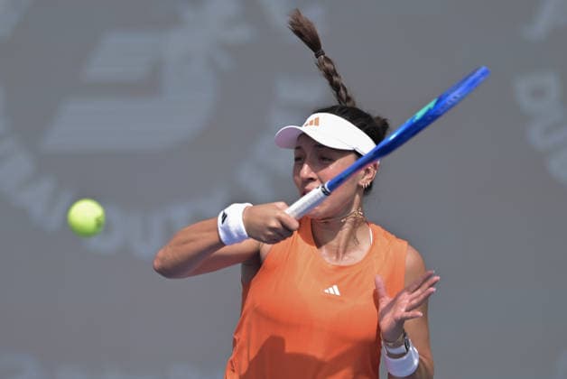 2026 Dubai Duty Free Tennis Championship DUBAI, UNITED ARAB EMIRATES - FEBRUARY 17: Jessica Pegula of United States in action against Varvara Gracheva (not seen) of France during the women s singles match on Day Three of the Dubai Duty Free Tennis Championships at Dubai Duty Free Tennis Stadium on February 17, 2026 in Dubai, United Arab Emirates. Waleed Zein Anadolu Dubai United Arab Emirates. Editorial use only. Please get in touch for any other usage.  Copyright: x2026xAnadoluxWaleedxZeinx