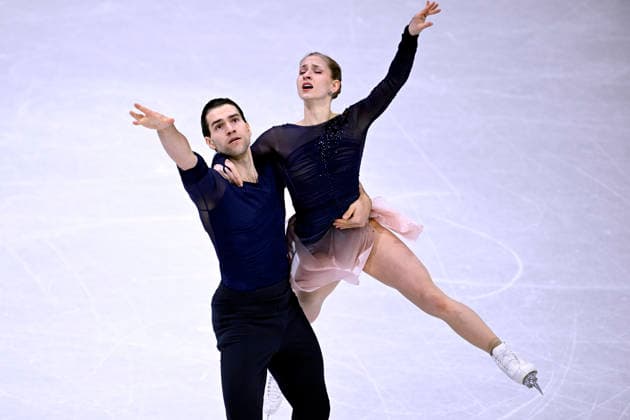 HASE Minerva Fabienne und VOLODIN Nikita Paarlaufen Team GER 3.Platz Eiskunstlaufen Finale Paarlaufen Kuer Olympics - Olympische Winterspiele 2026 Mailand - Cortina 06 - 22 Februar 2026 in Italien am 16.02. 2026 in Mailand *** HASE Minerva Fabienne and VOLODIN Nikita Pair Skating Team GER 3rd place Figure Skating Final Pair Skating Kuer Olympics Olympic Winter Games 2026 Milan Cortina 06 22 February 2026 in Italy on 16 02 2026 in Milan Copyright: xx
