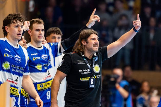 16 02 206, GER, Handball, Men, Season 25 26, Daikin 1 Bl, 21 Matchday, ThSV Eisenach Bergischer HC Sebastian Hinze ThSV Eisenach,Coach 99817 Eisenach Werner Assmann Halle Am Sportp Thueringen Germany