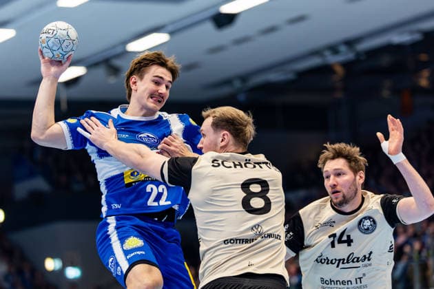 16 02 206, GER, Handball, Men, Season 25 26, Daikin 1 Bl, 21 Matchday, ThSV Eisenach Bergischer HC Nico Schoettle Bergischer HC , Felix Aellen ThSV Eisenach,22 99817 Eisenach Werner Assmann Halle Am Sportp Thueringen Germany