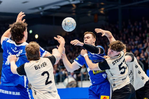 16 02 206, GER, Handball, Men, Season 25 26, Daikin 1 Bl, 21 Matchday, ThSV Eisenach Bergischer HC Soeren Steinhaus Bergischer HC , Max Benecke ThSV Eisenach,9 99817 Eisenach Werner Assmann Halle Am Sportp Thueringen Germany