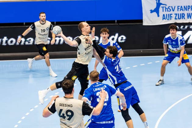 16 02 206, GER, Handball, Men, Season 25 26, Daikin 1 Bl, 21 Matchday, ThSV Eisenach Bergischer HC Fynn Hangstein Bergischer HC , Phillip Meyer ThSV Eisenach,27 99817 Eisenach Werner Assmann Halle Am Sportp Thueringen Germany