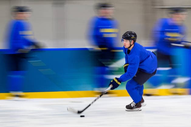260217 Jesper Bratt of Sweden at an Ice hockey, Eishockey practice session during day 11 of the 2026 Winter Olympics on February 17, 2026 in Milan. Photo: Carl Sandin BILDBYRAN kod CS CS0884 ishockey ice hockey Olympic Games, Olympische Spiele, Olympia, OS olympics winter olympics os ol olympiska spel vinter-os olympiske leker milano cortina 2026 milan cortina 2026 milano cortina 2026 olympic games milano cortina 2026 winter olympic games milano cortina-os milano cortina-ol vinter-ol 11 bbeng sverige sweden *** 260217 Jesper Bratt of Sweden at an ice hockey practice session during day 11 of the 2026 Winter Olympics on February 17, 2026 in Milan Photo Carl Sandin BILDBYRAN code CS CS0884 ice hockey ice hockey olympic games olympics winter olympics os ol olympiska spel vinter os olympiske leker milano cortina 2026 milan cortina 2026 milano cortina 2026 olympic games milano cortina 2026 winter olympic games milano cortina os milano cortina ol vinter ol 11 bbeng sverige sweden  Copyright: CARLxSANDIN BB260217CS005