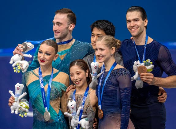 February 17, 2026, Milan, Lombardy, Italy: Japanese skaters RIKU MIURA and RYUICHI KIHARA(center) and GeorgiaÃ¢â‚¬â ¢s ANATASIIA METELKINA AND LUKE BERULAVA (left) and GermanyÃ¢â‚¬â ¢s MINERVA FABIENNE HASE and NIKITA VOLODIN pairs show off their GOLD MEDALS after Figure skating, Eiskunstlauf medal round at this Milano Cortina 2026 Olympics.pairs figure skating medal round at this Milano Cortina 2026 Olympics. Olympics 2026: Milano Cortina: Figure Skating PAIRS : ICE DANCE  - ZUMAa35_ 20260217_oly_a35_016 Copyright: xDanielxA.xAndersonx
